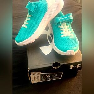 Girls Under Armour Sneakers/Brand New in box